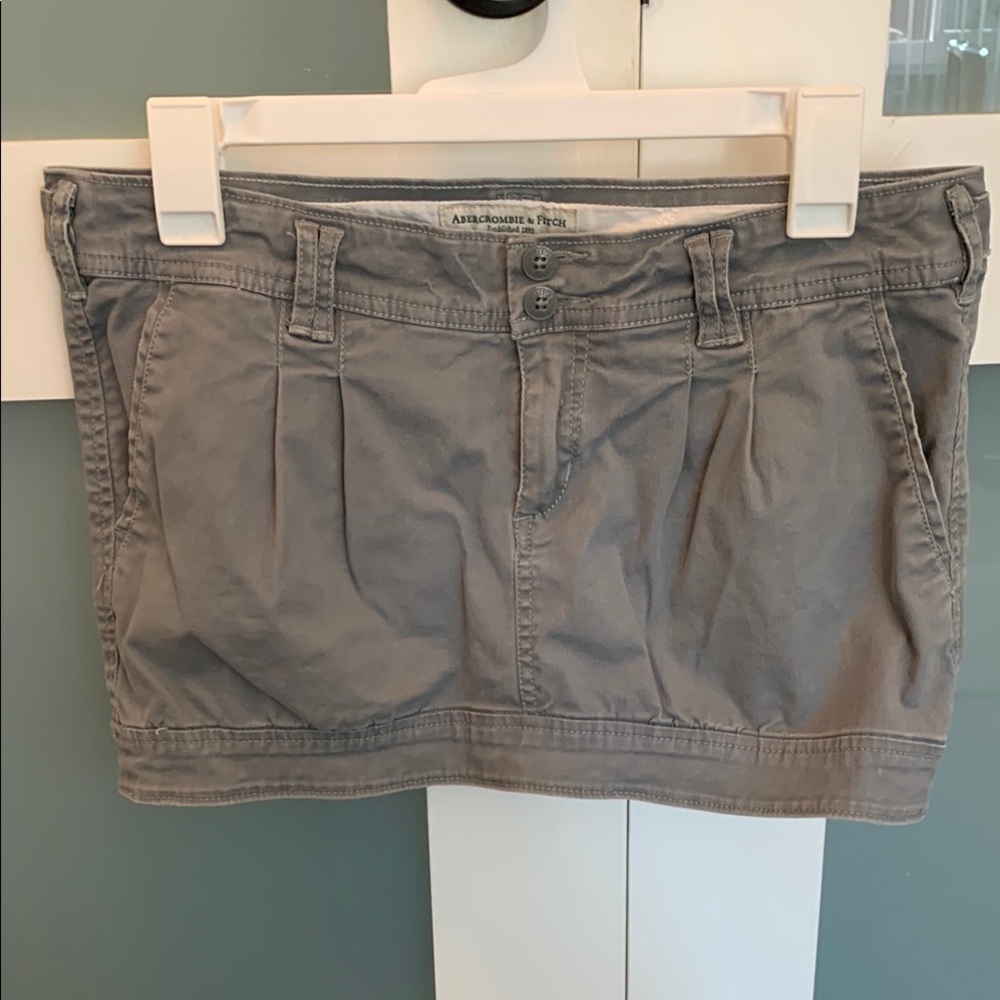 Abercrombie & Fitch Stone Gray Pleated Mini Skirt